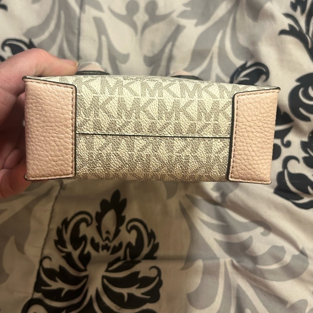 Michael kors xs Mercer bag cross body - Picture 8 of 9